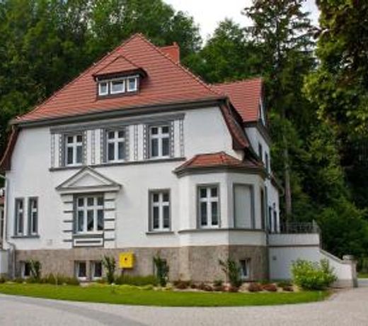 Villa Adam