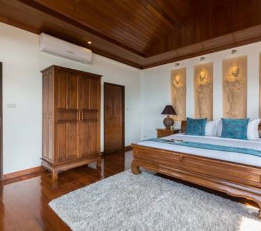 Lilly Villa
