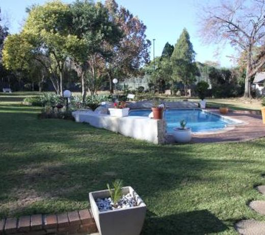Private Cottages