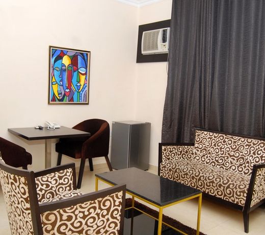 Kings Celia Hotel & Suites