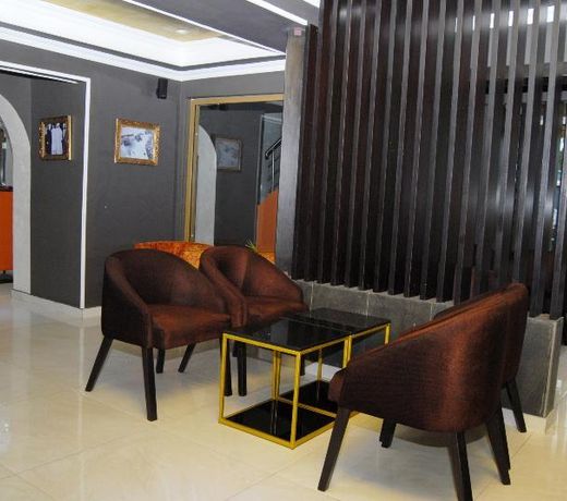 Kings Celia Hotel & Suites