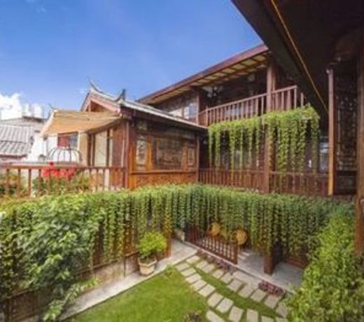 Lijiang Yupin Courtyard Inn