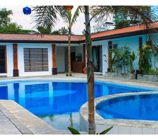 OYO 472 Poleng Villa