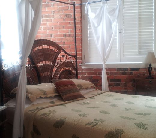 Front Street Inn