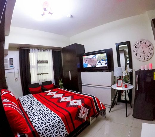 Studio Condo at Horizons 101