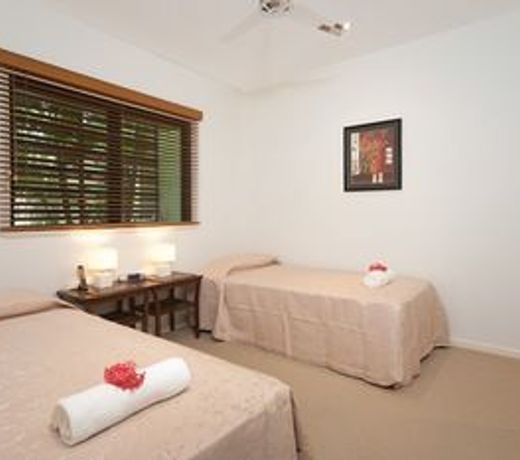 Peponi 2 - Beachfront Apartment
