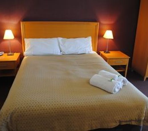 Horse & Jockey Hotel Motel