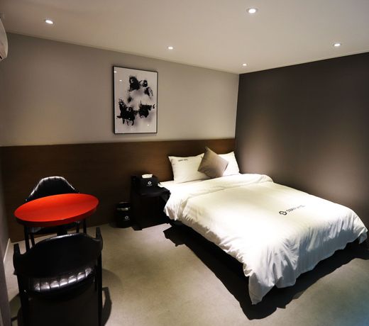 Subway Hotel