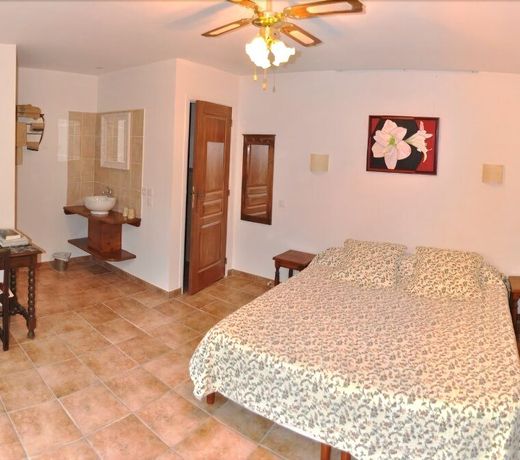 Villa Thocha