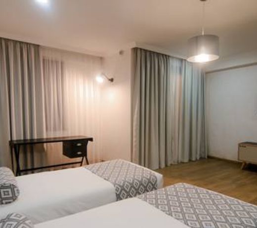 Hotel Tela & Mareli Winery
