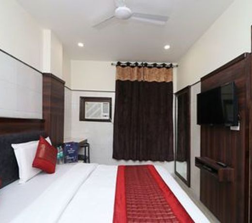 OYO 11594 Hotel TVS