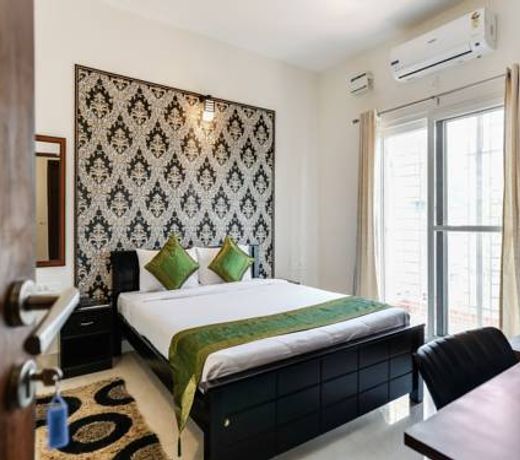 OYO 12962 Mafroosha Corporate Suites