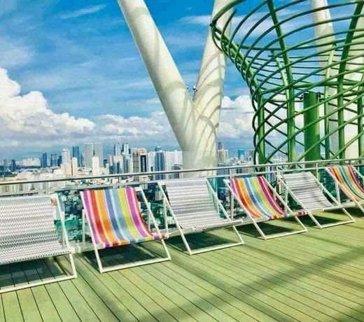Luxury 1BR Acqua near Rockwell Powerplant Makati