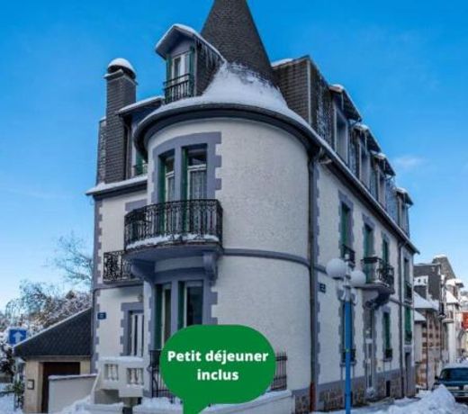 La Tour Pom'Pin