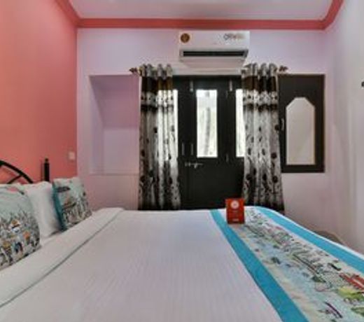 OYO 11525 Hotel Queen of Queens Standard