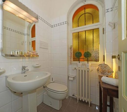 Villa Vibe Luce, beautiful period villa with private pool and lake view