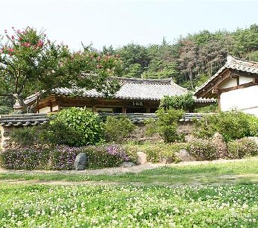 Gyeongju Mansongjeong