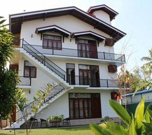 Lioni Holidays Villa