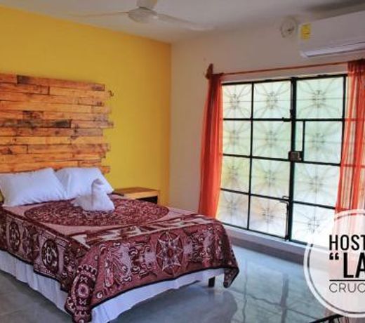 Hostal Las Cruces