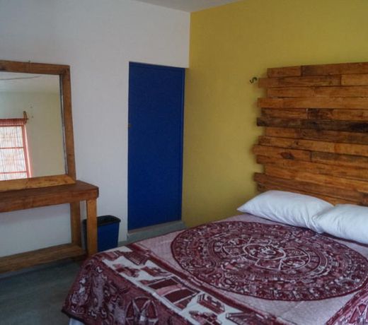 Hostal Las Cruces