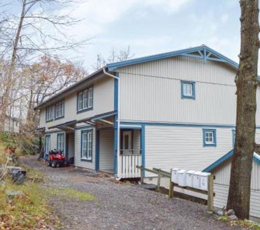 Stunning home in Nacka Strand with 3 Bedrooms and WiFi