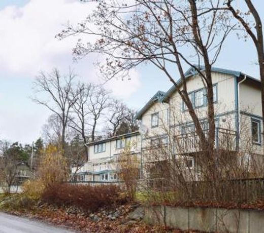 Stunning home in Nacka Strand with 3 Bedrooms and WiFi