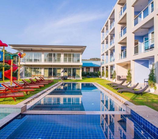 Surf and Sand Resort