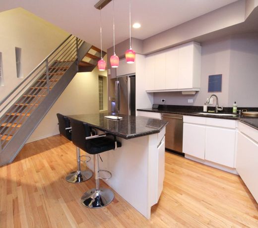 Spacious Wicker Park 2BR with Patio Deck by Zencity