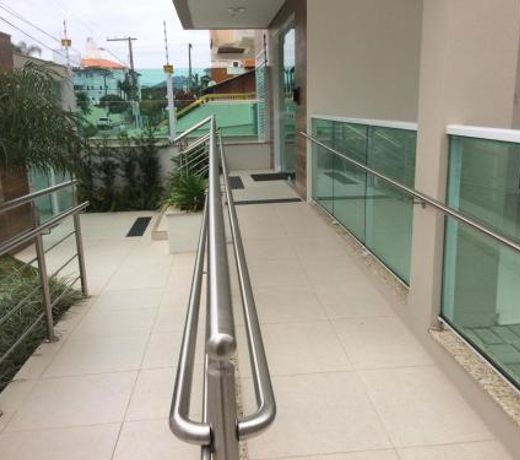 Lindo Apto, 50metros do mar, Ideal Para Familias