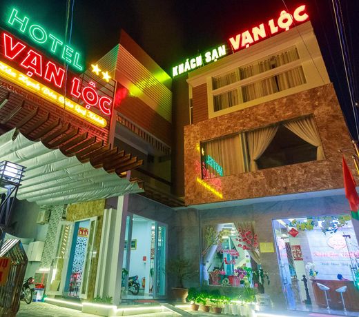 Váº N Lá»C HOTEL