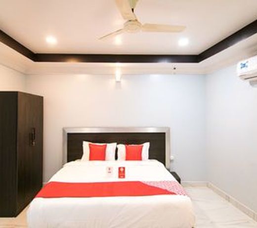 OYO 10811 Sri Sairam Residency