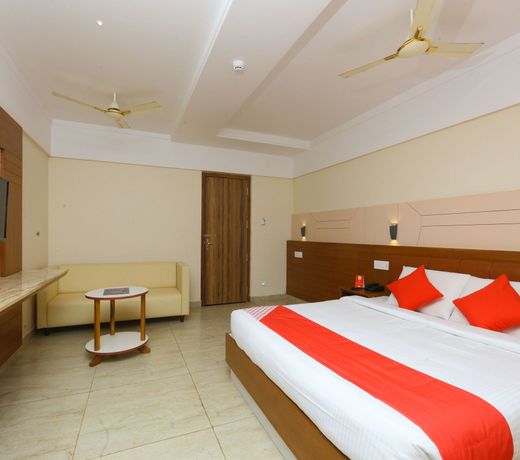 OYO 10700 Padmavathi