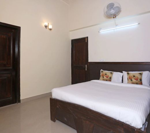 OYO 10867 Home 1BHK Cottage Bhumiadhar Bhowali