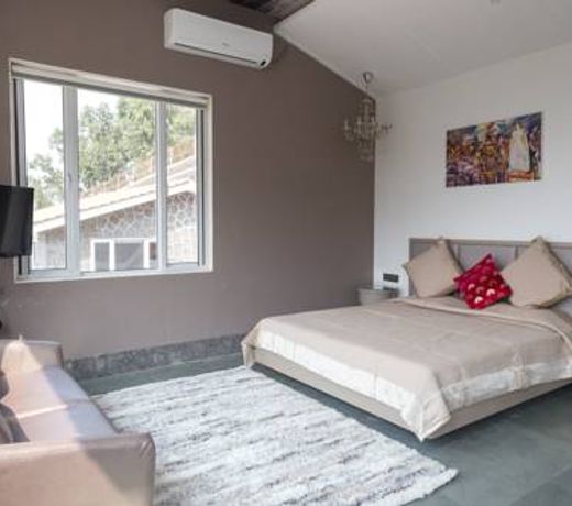 LXR Chalets