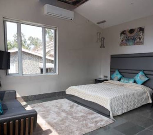 LXR Chalets