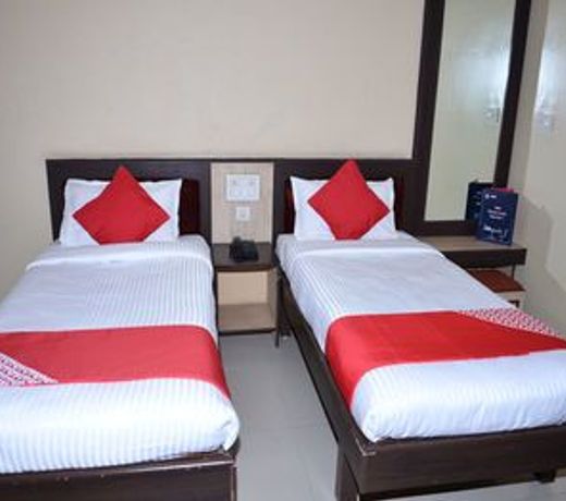 OYO 11415 Hotel Raj Laxmi