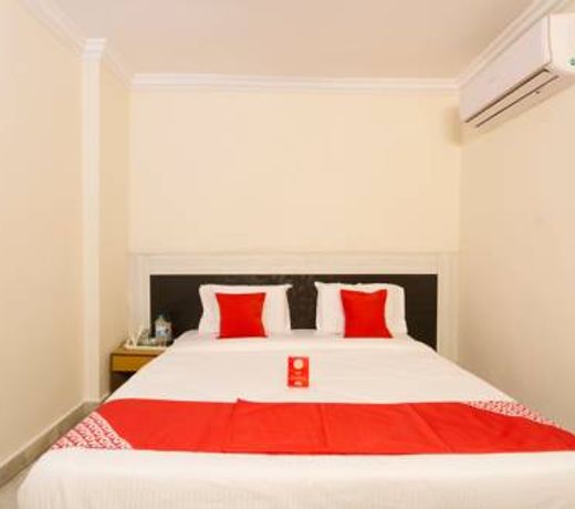 OYO 11321 Hotel Goutham Residency