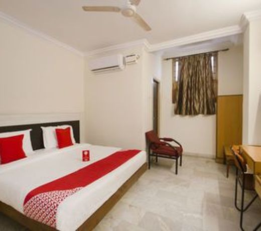 OYO 11321 Hotel Goutham Residency