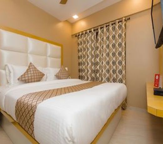 OYO 11720 Royal Inn