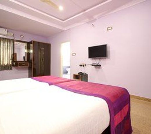 OYO 7096 Elite INN