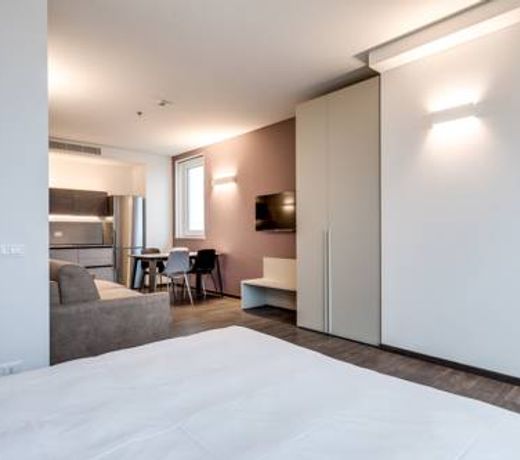 Sky Tower Suite