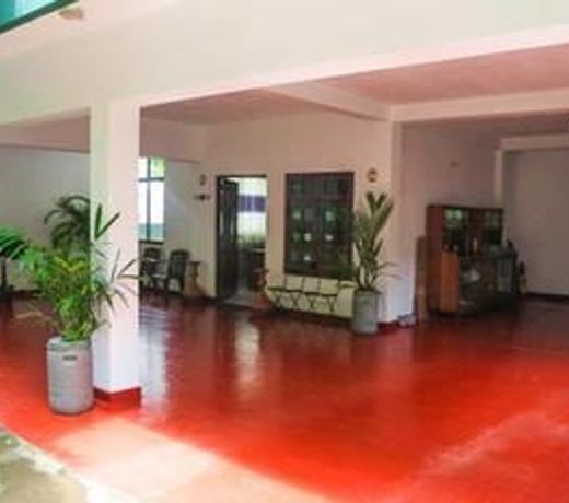 Yoho Travellers Residence