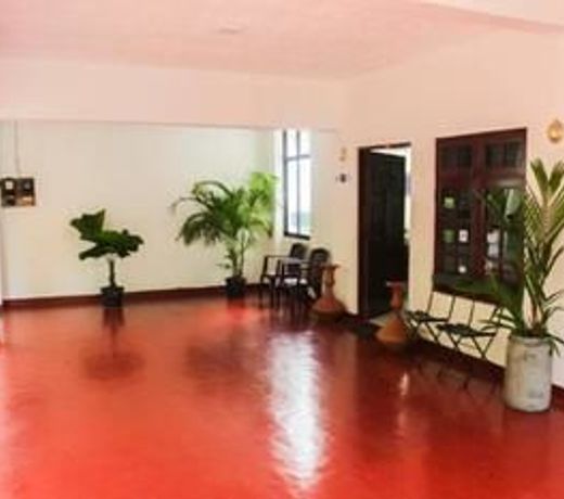 Yoho Travellers Residence