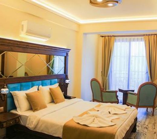 Reis Royal Hotel