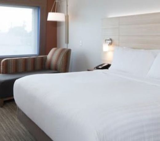 Holiday Inn Express & Suites - Kalamazoo West, an IHG Hotel