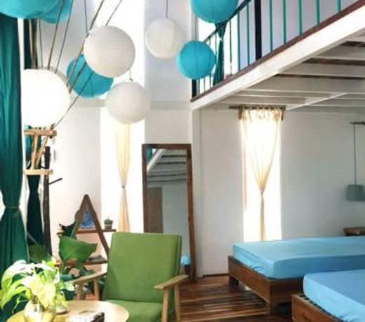 The May Garden Stay & Cafe