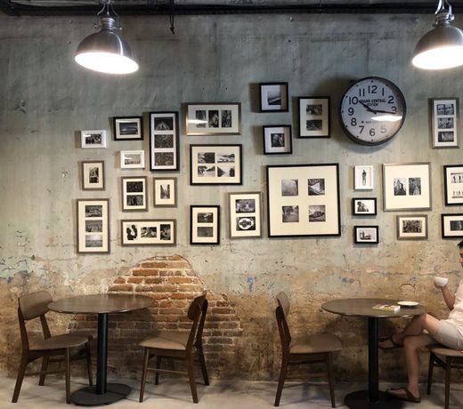 Dé Cafe & Rest House