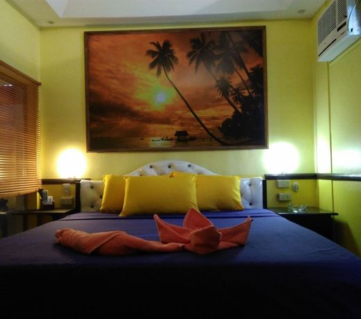 Mangos Beachfront Resort