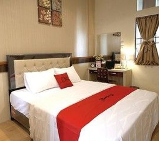 RedDoorz Plus near Universitas Sumatera Utara