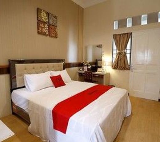 RedDoorz Plus near Universitas Sumatera Utara